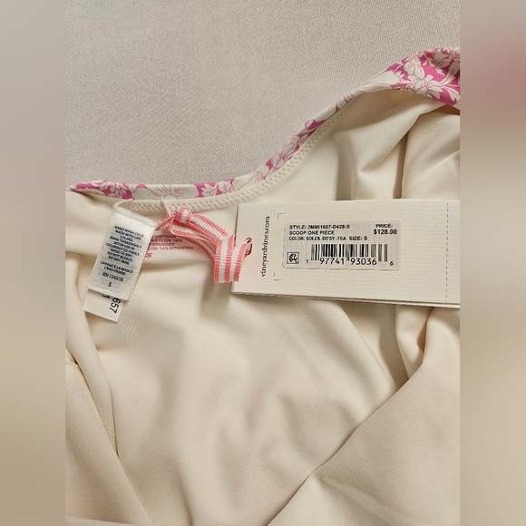 Vineyard, Vines Size S, Pink and White Floral Bodysuit One Piece - Picture 6 of 7